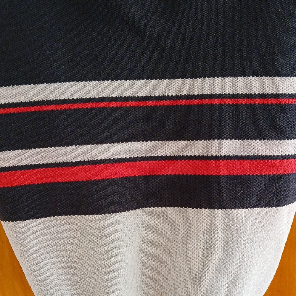 Kendall & Kylie Black and White Striped Top S NWT - Picture 3 of 4